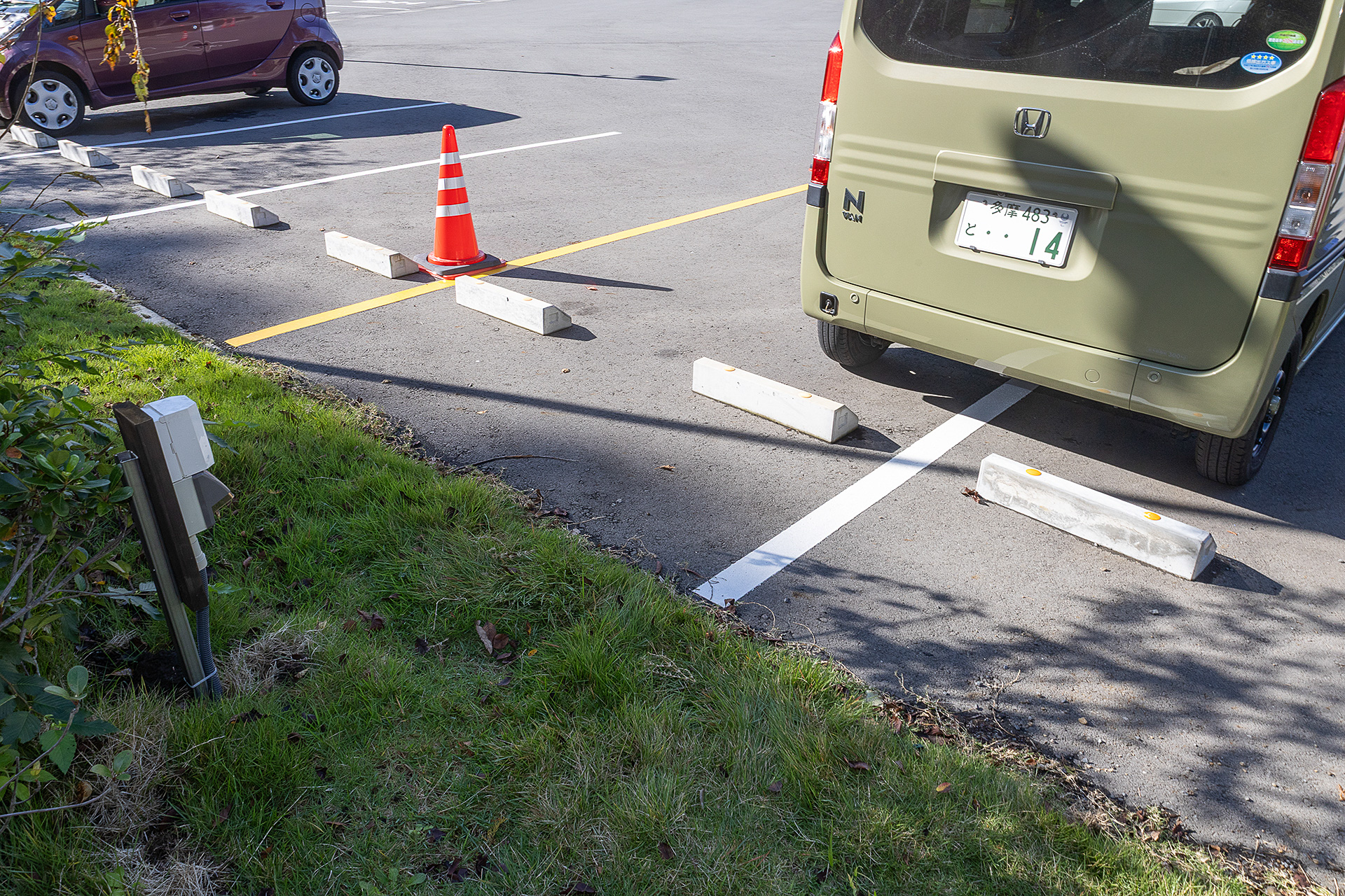 電源からも近く、車外で電気機器を使うのにも便利