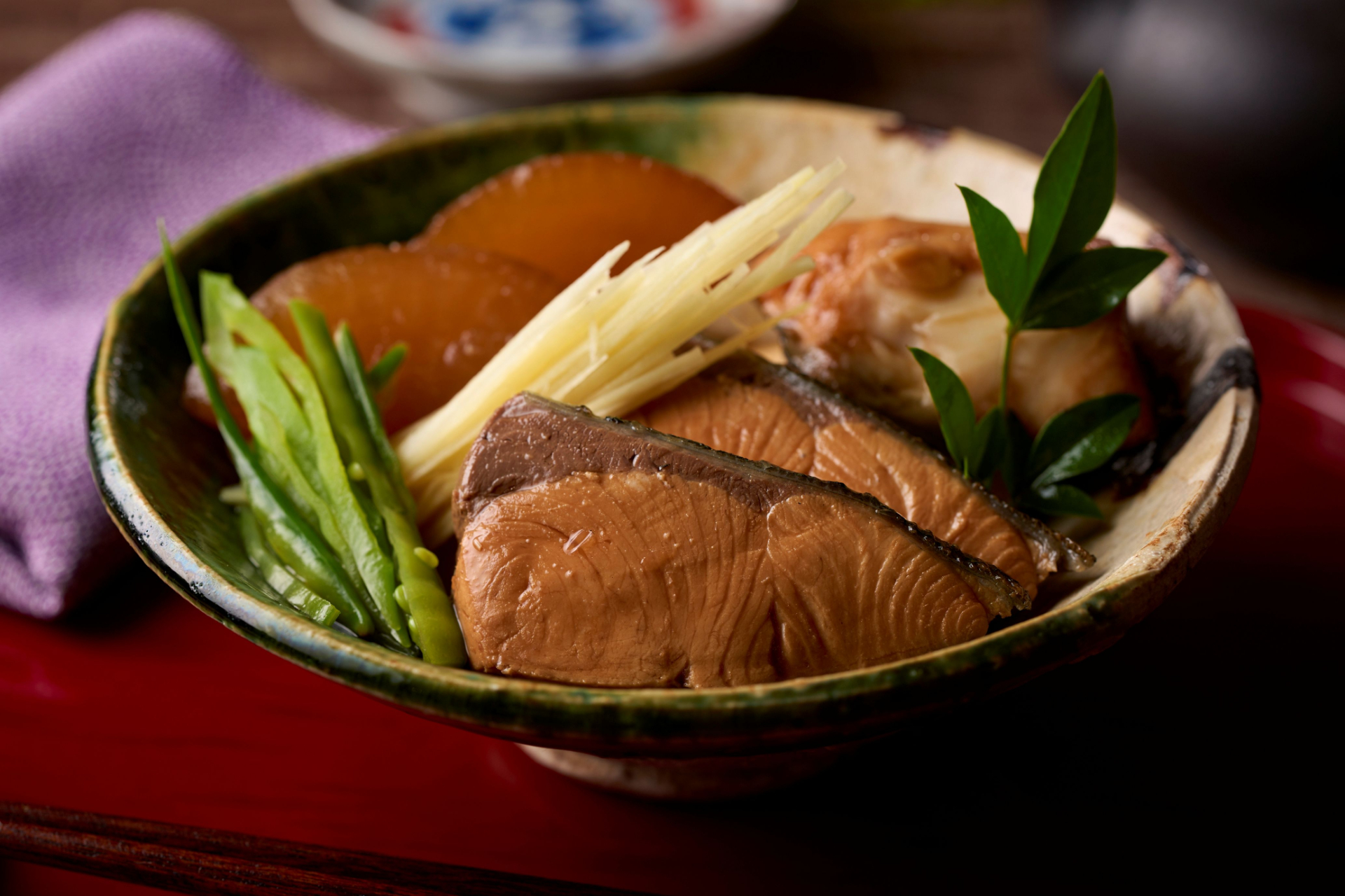 ご飯にもお酒にも合う「ぶり大根」は丁寧に調理した上品な味わい