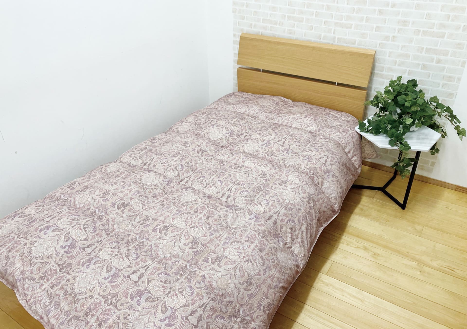 昭和西川 羽毛掛ふとんグースダウン93％ シングルロング ピンク/ブルー（各4万3780円）