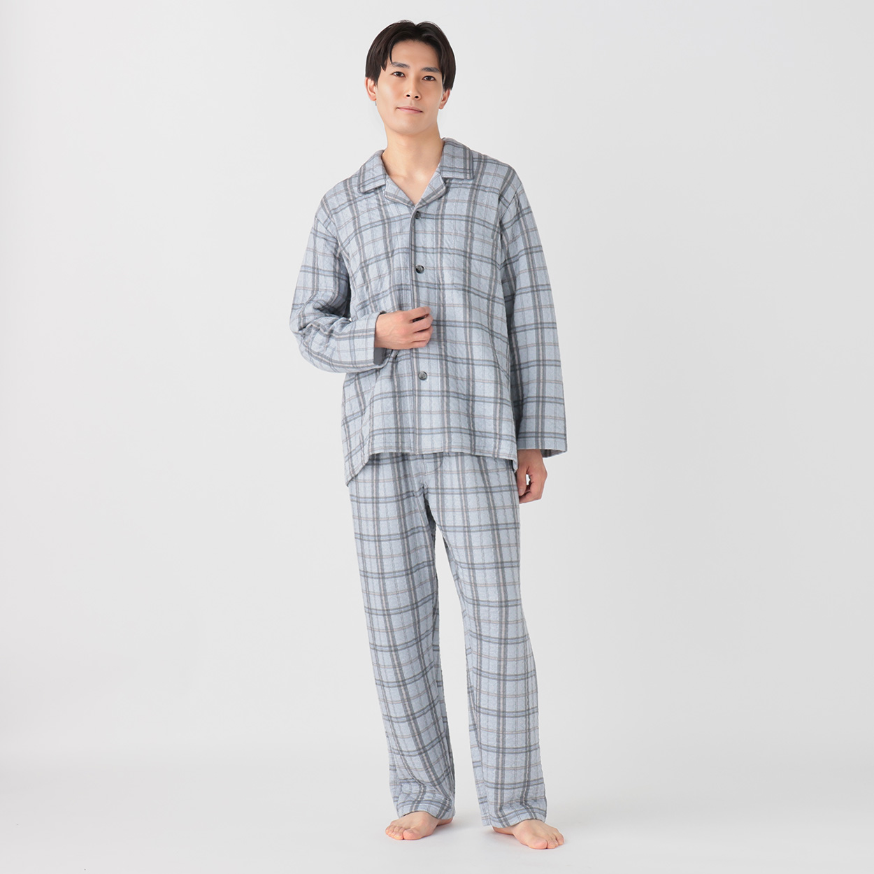 GUNZEパジャマ レディース/メンズ（各4378円）