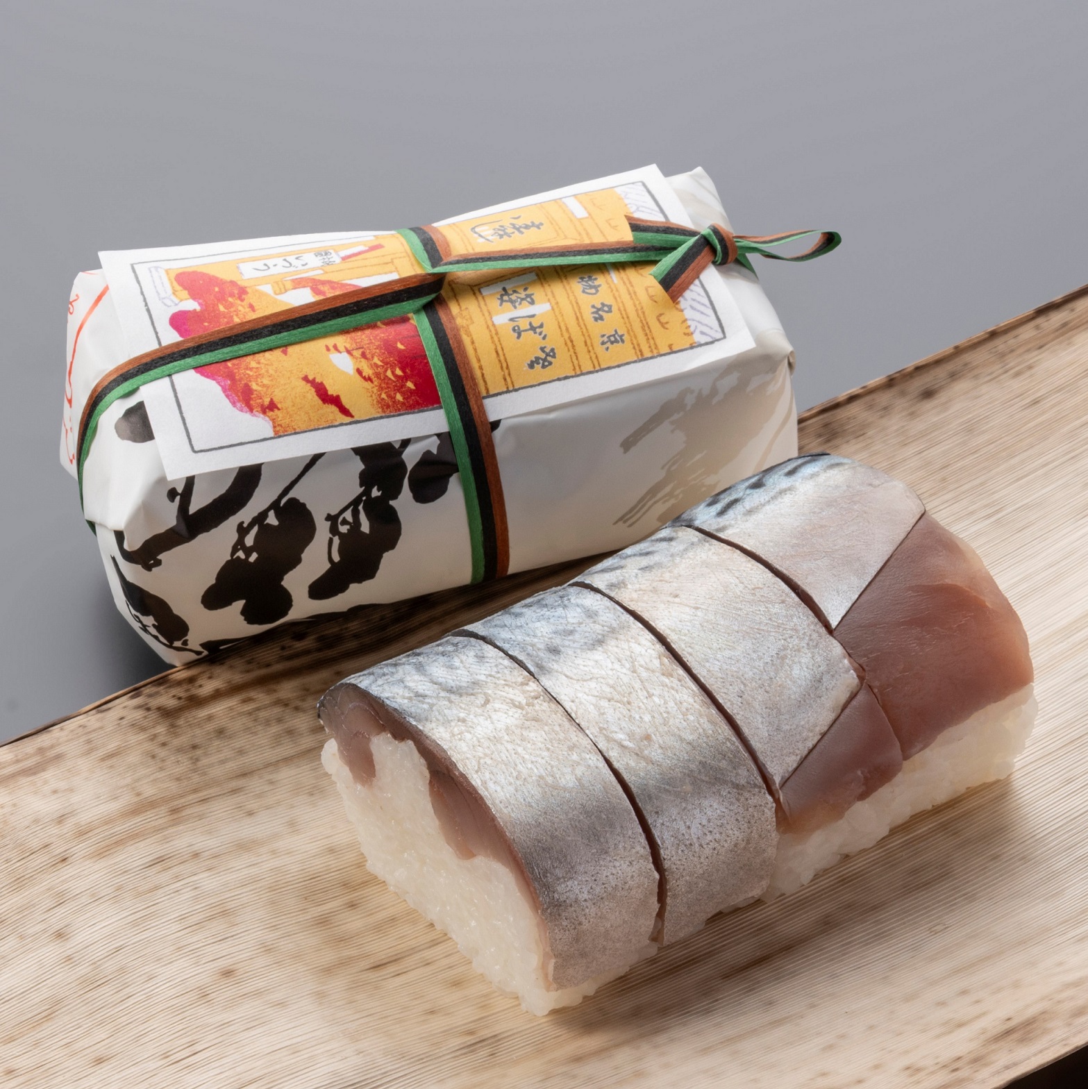 いづう「鯖姿寿司」（2592円）