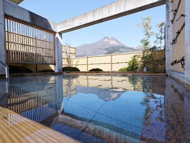 湯布院俱楽部の露天風呂