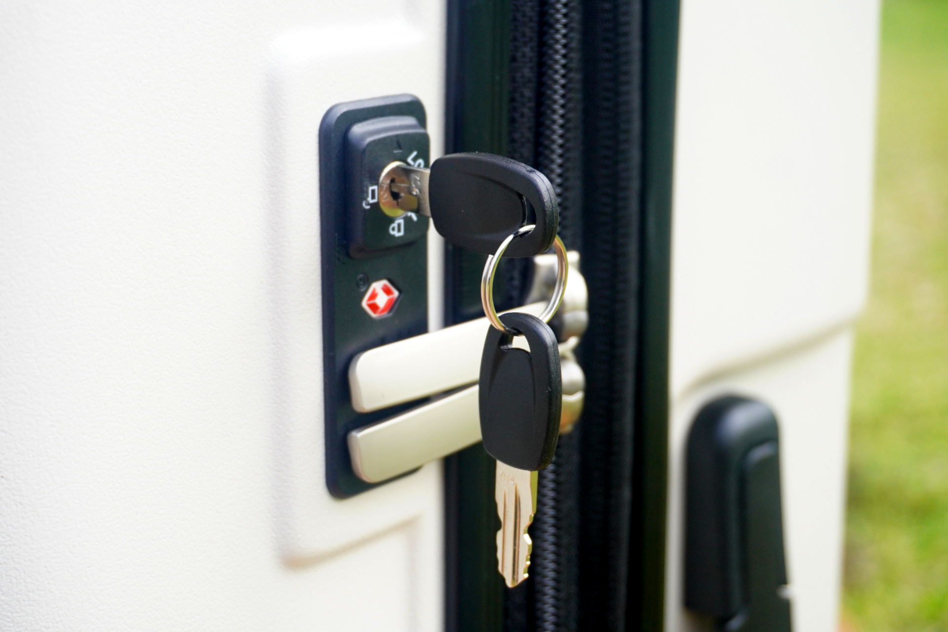 TSAロックはダイヤル式ではなく鍵タイプ