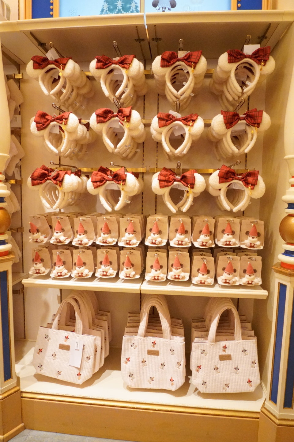 リルリンリン2025 トートバック&ぬいぐるみバッヂのセット リルリンリン新グッズ、「ディズニー＆カンパニー」で撮ってきた