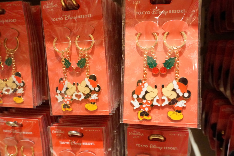 ディズニー・クリスマスの新グッズ、パーク店頭で撮ってきた！ 新