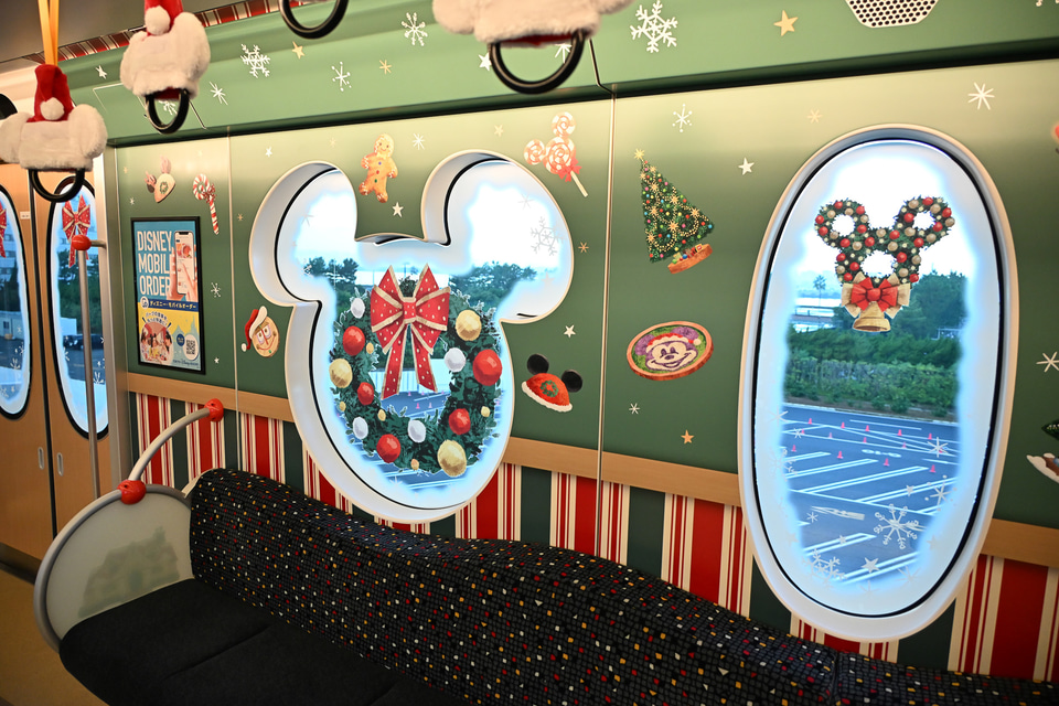 ディズニーリゾートライン、「ディズニー・クリスマス・ライナー」運行