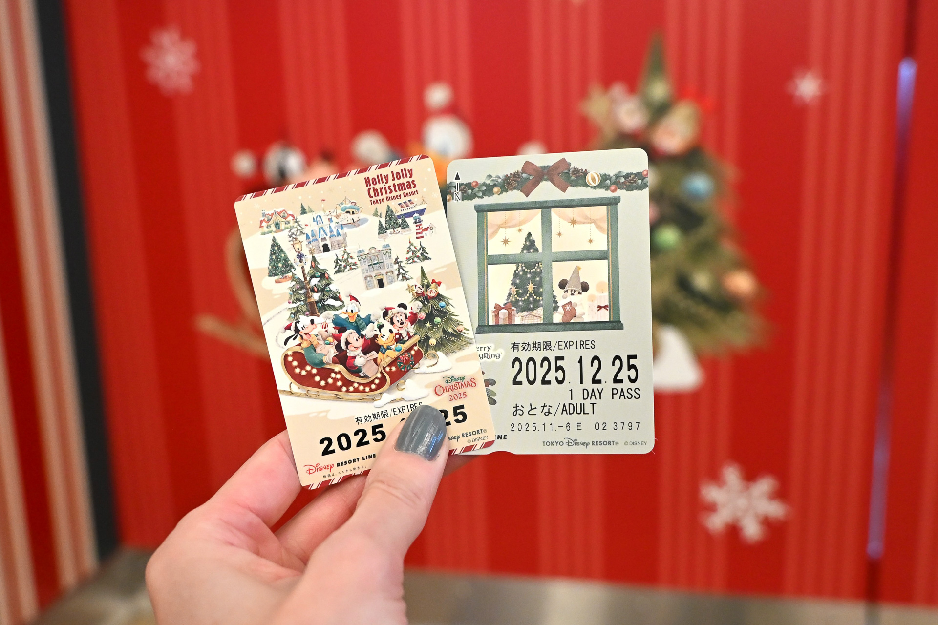 フリーきっぷは、リルリンリン柄とミッキーマウスたちのイラストの2種を用意