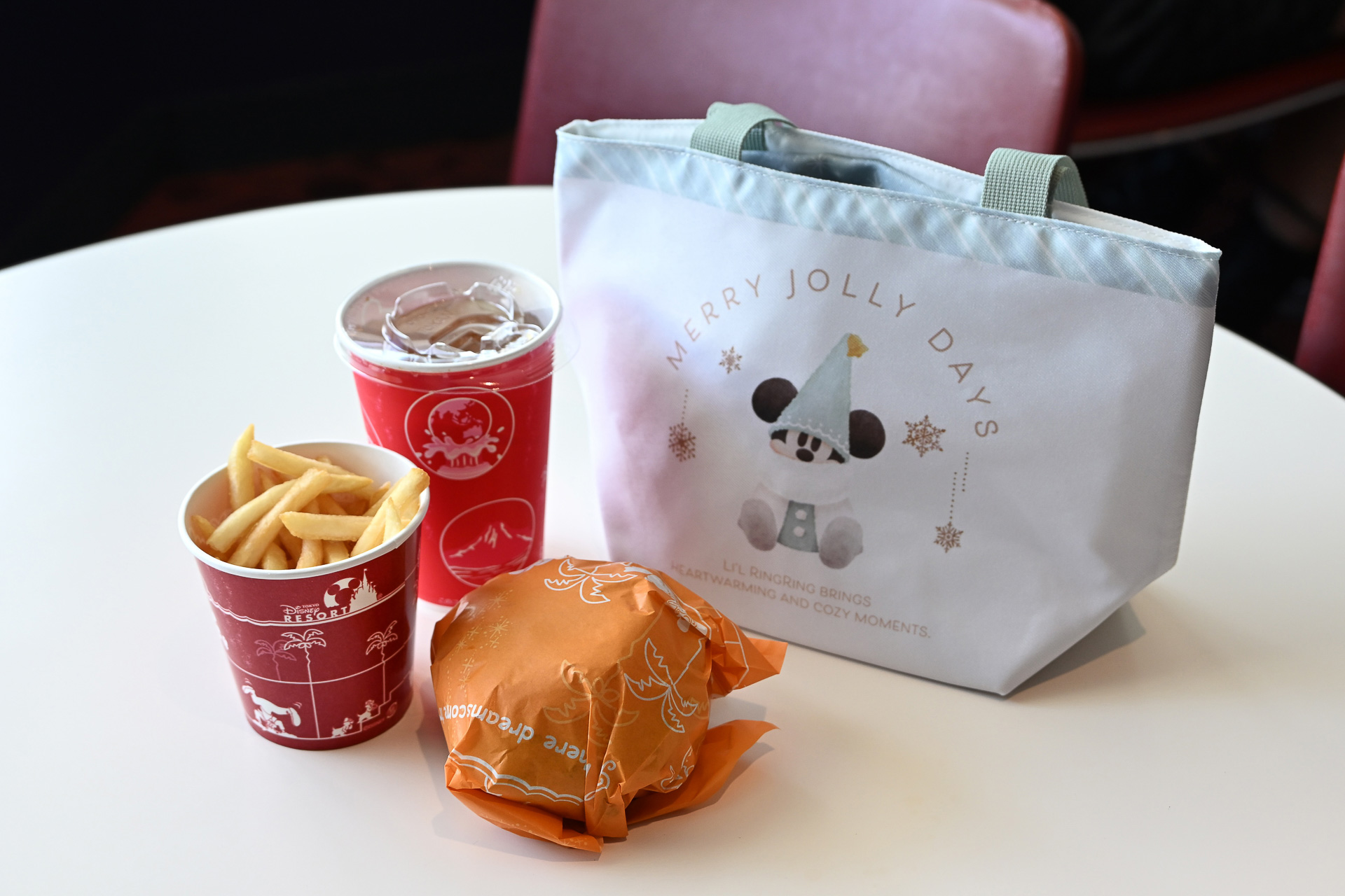 「スーベニアランチケース」は対象メニューにプラス1500円で購入可能だ