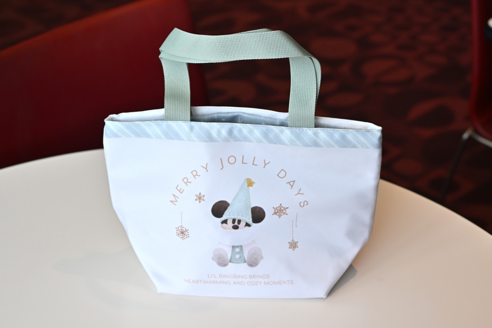 正面はくすみミントな衣装のリルリンリン