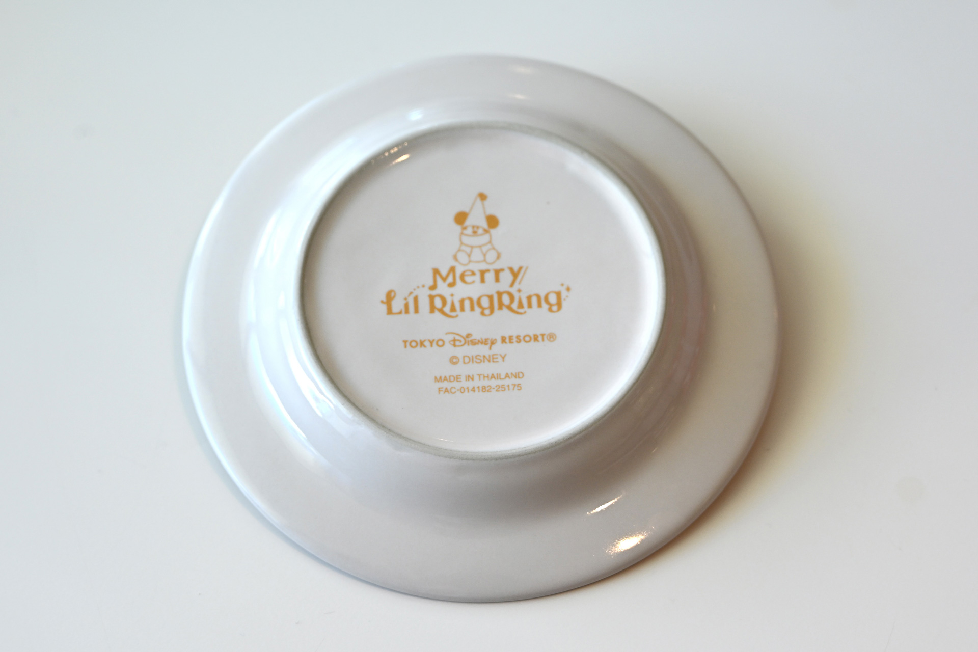 裏側にはクリスマスのロゴ