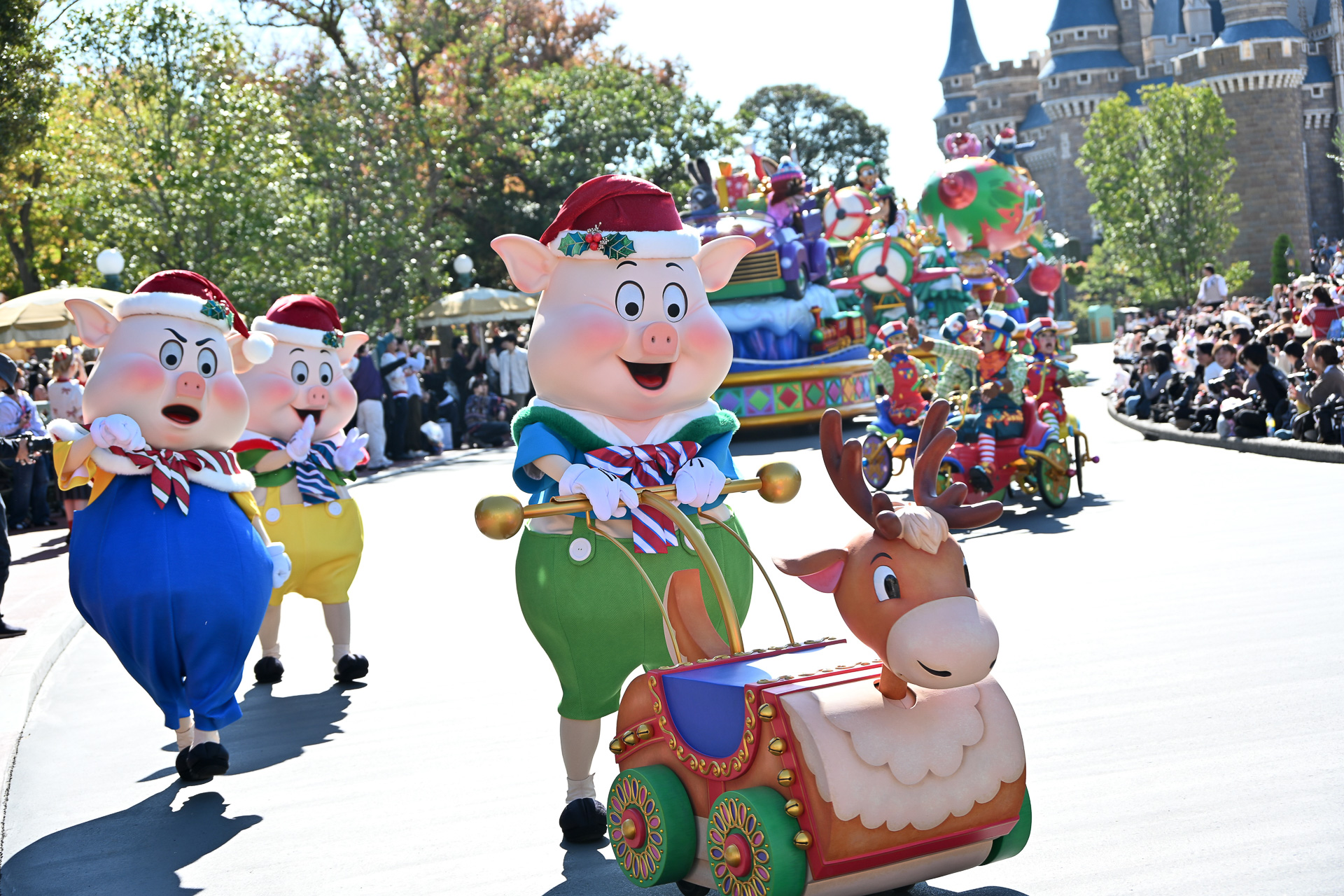 映画「三匹の子ぶた」のファイファー、フィドラー、プラクティカル