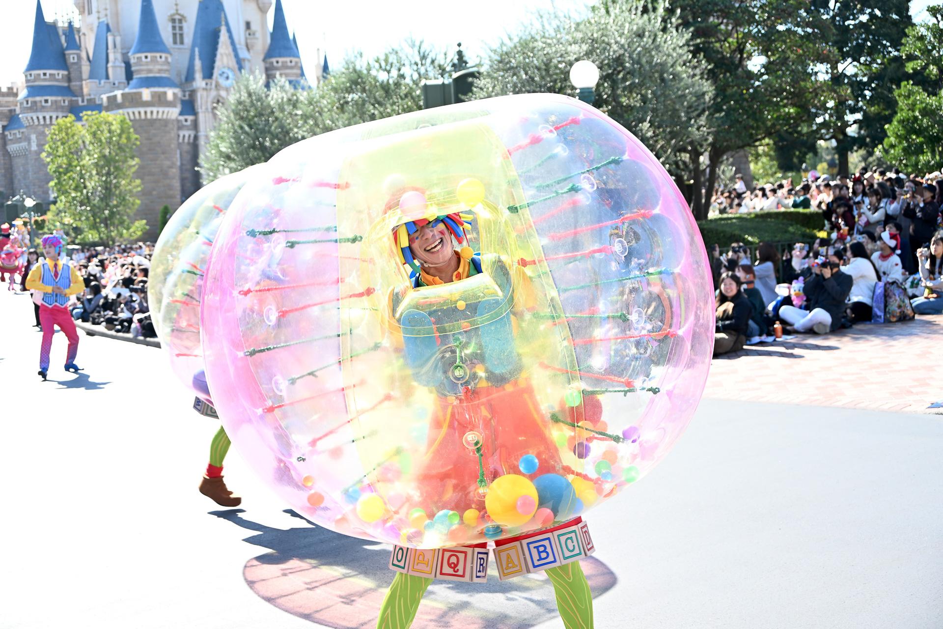 巨大なバルーンがやってくる