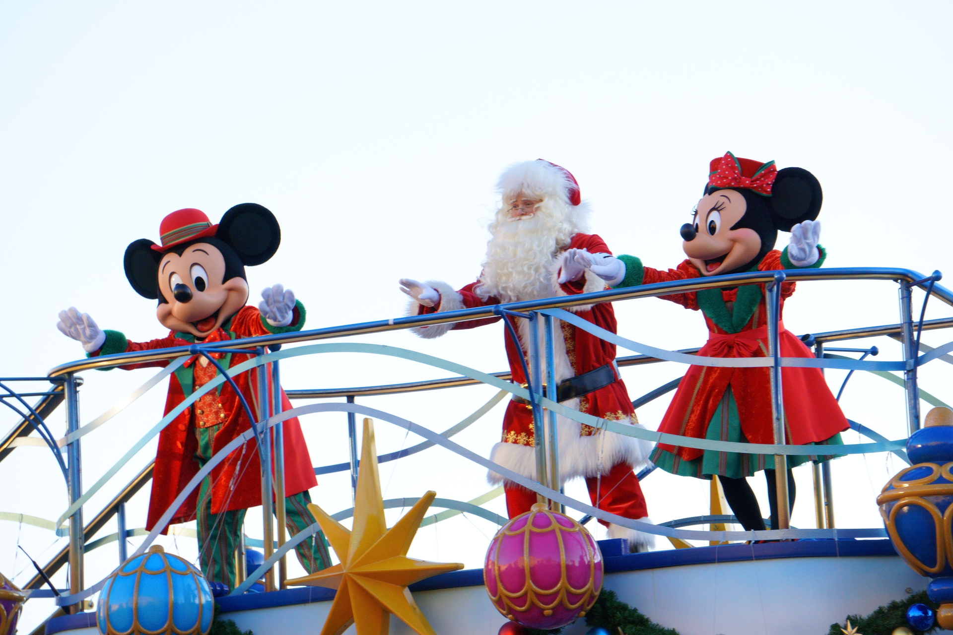 クリスマスソングに合わせてダンス