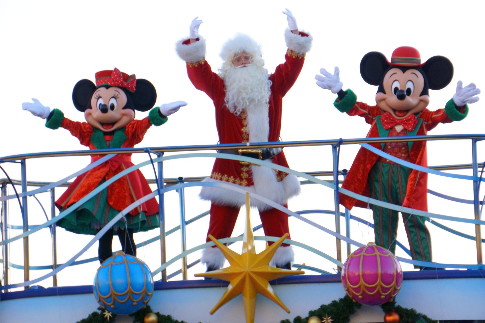 クリスマスソングに合わせてダンス