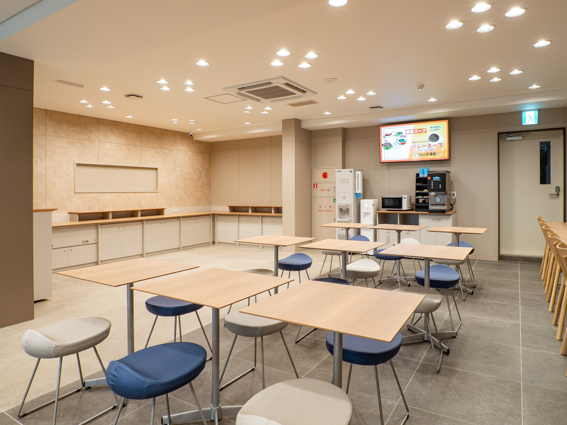 もちろんWi-Fi完備。コーヒーを無料で提供する（写真提供：東横イン）