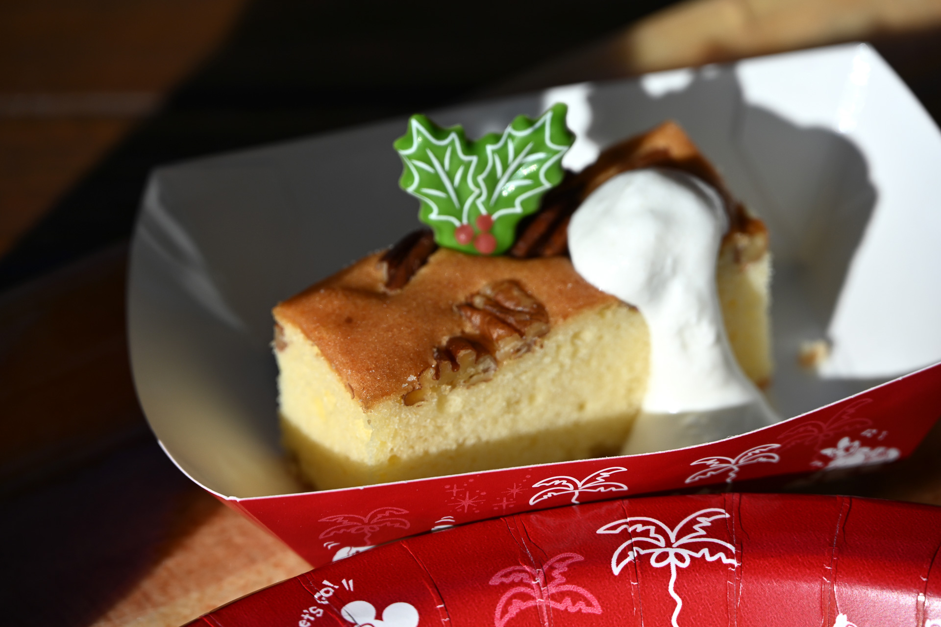 デザートには「ピーカンナッツのケーキ」