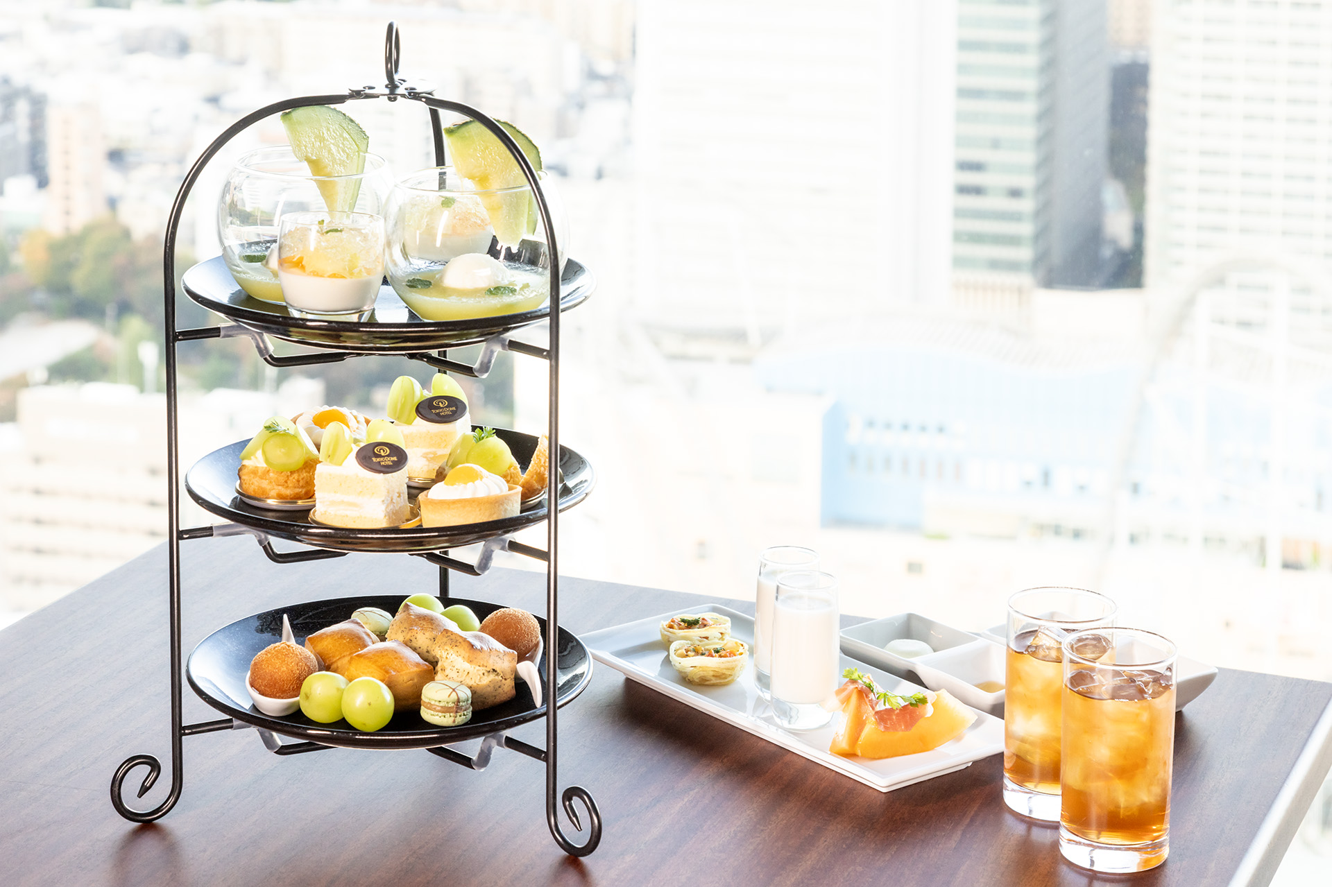 東京ドームホテルで楽しめるシャインマスカット＆メロンアフタヌーンティー