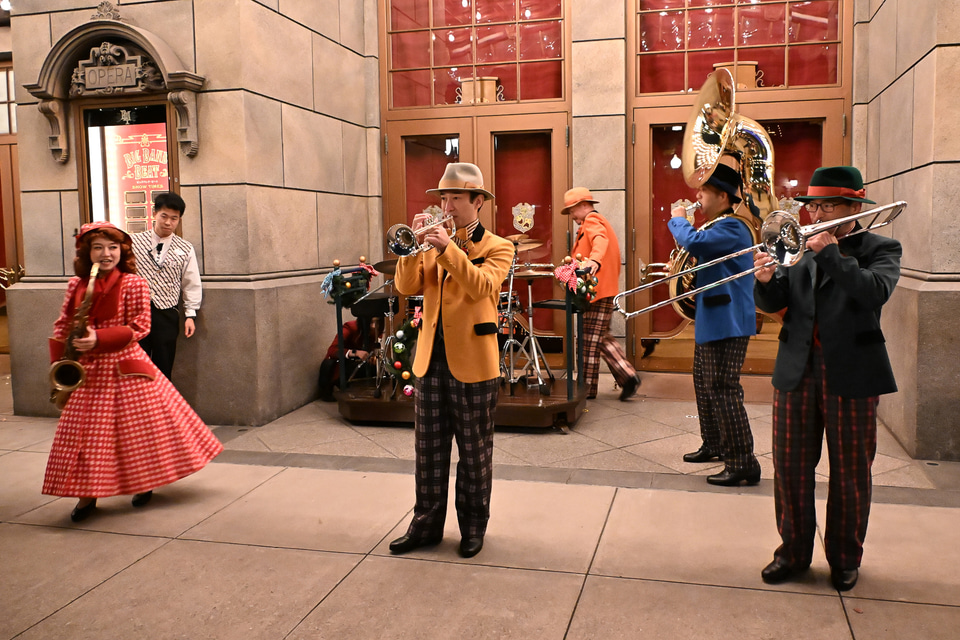 東京ディズニーシーでクリスマス限定のライブ＆パフォーマンス始まる