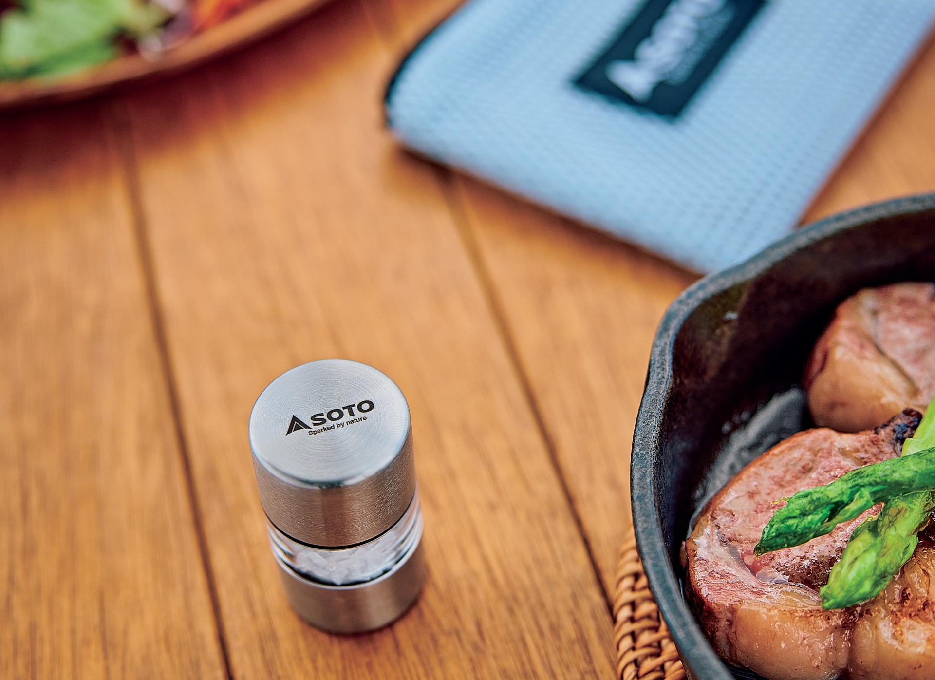 「BE-PAL」12月号の特別付録はSOTOコラボ「ミニCAMPミル＆ポーチ」