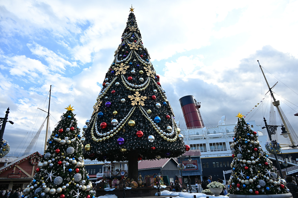 ディズニー・クリスマスは夜景も素敵！ ロマンティックが溢れる夜の