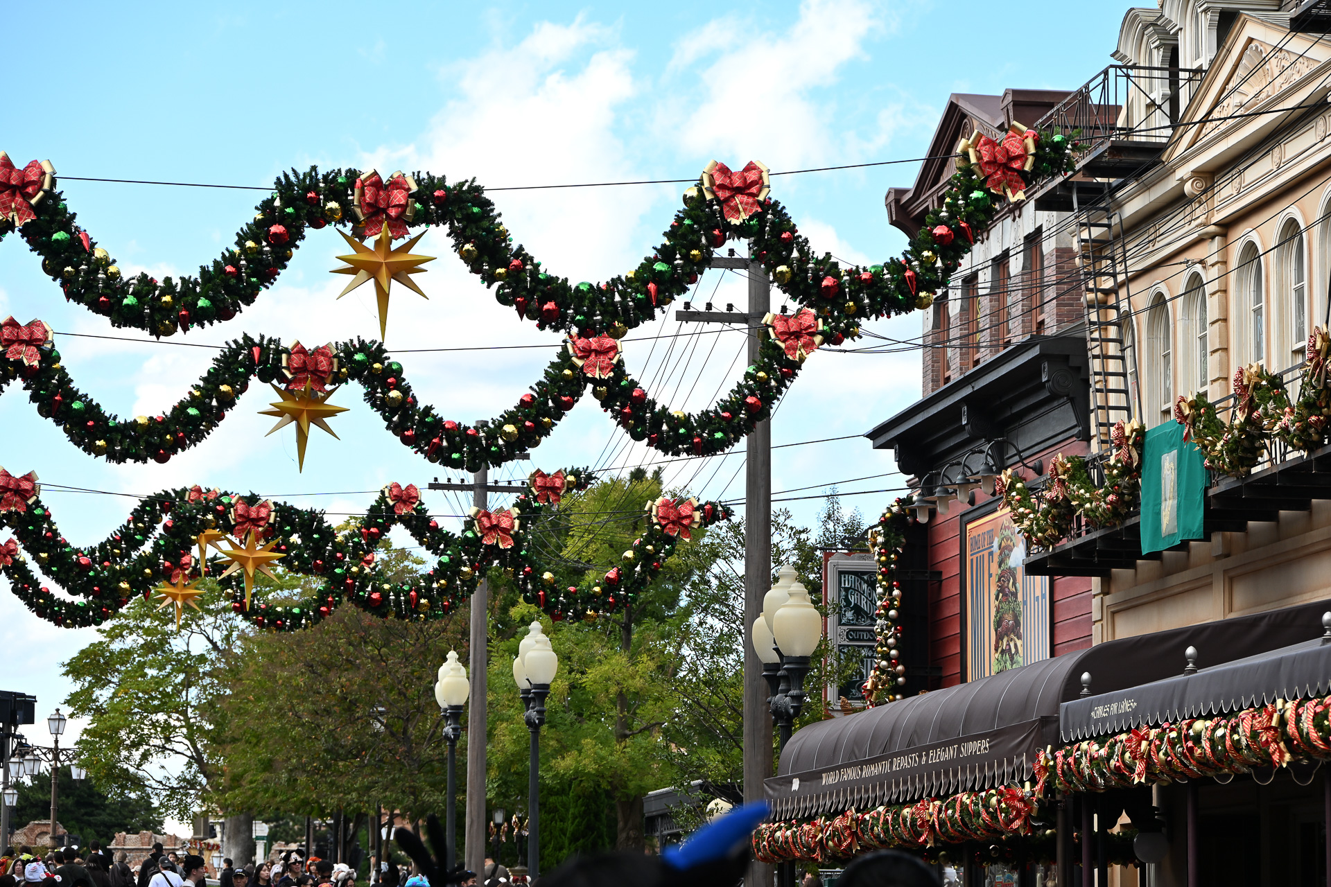 アメリカンウォーターフロント周辺は昼と夜でがらりと印象が変わる