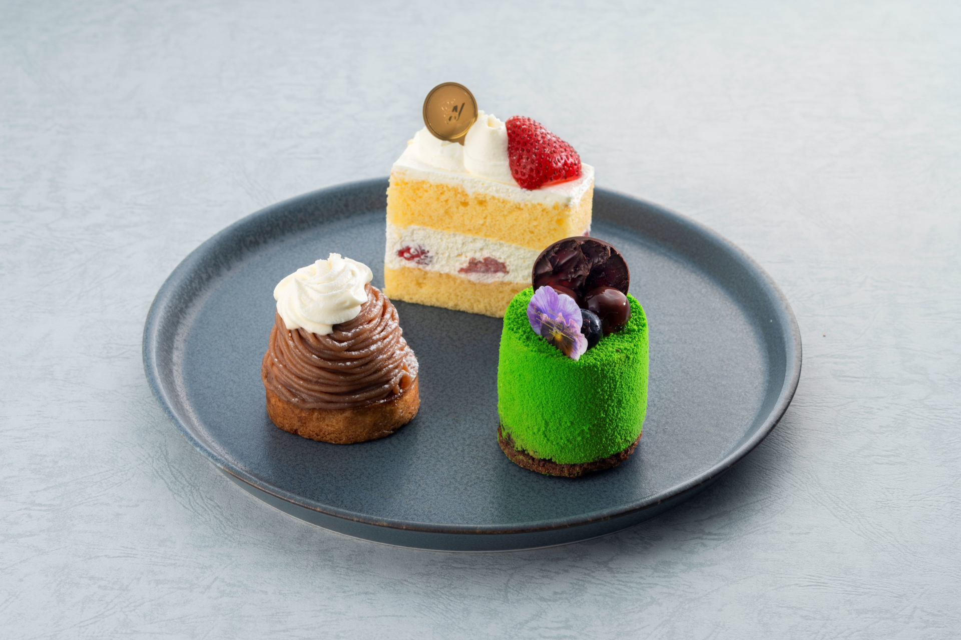 「パティシェリア」のプチケーキを毎月3個食べられる福袋