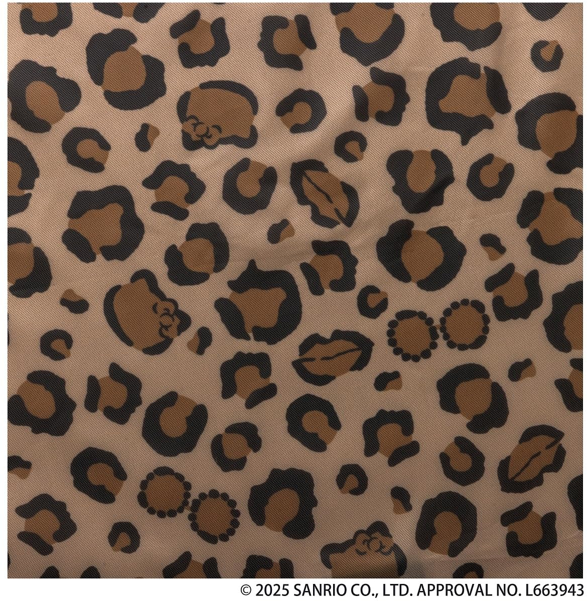 よく見るとキティ、パールサングラス、リップが隠れたオリジナルのヒョウ柄