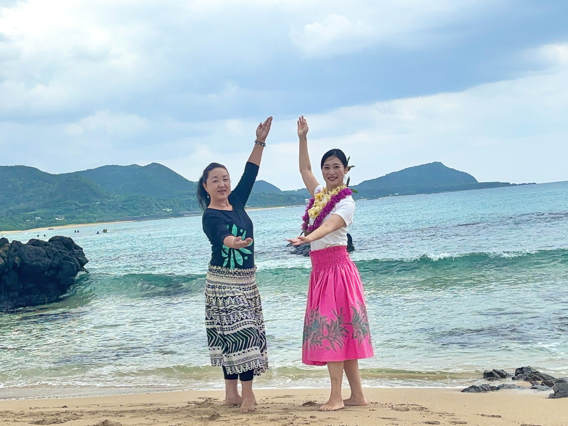 「フラカオスタジオ」は初心者から経験者まで幅広い年齢・スキルに合わせたグループレッスンと、旅行者や個別対応希望の方にも適したプライベートレッスンを提供しています