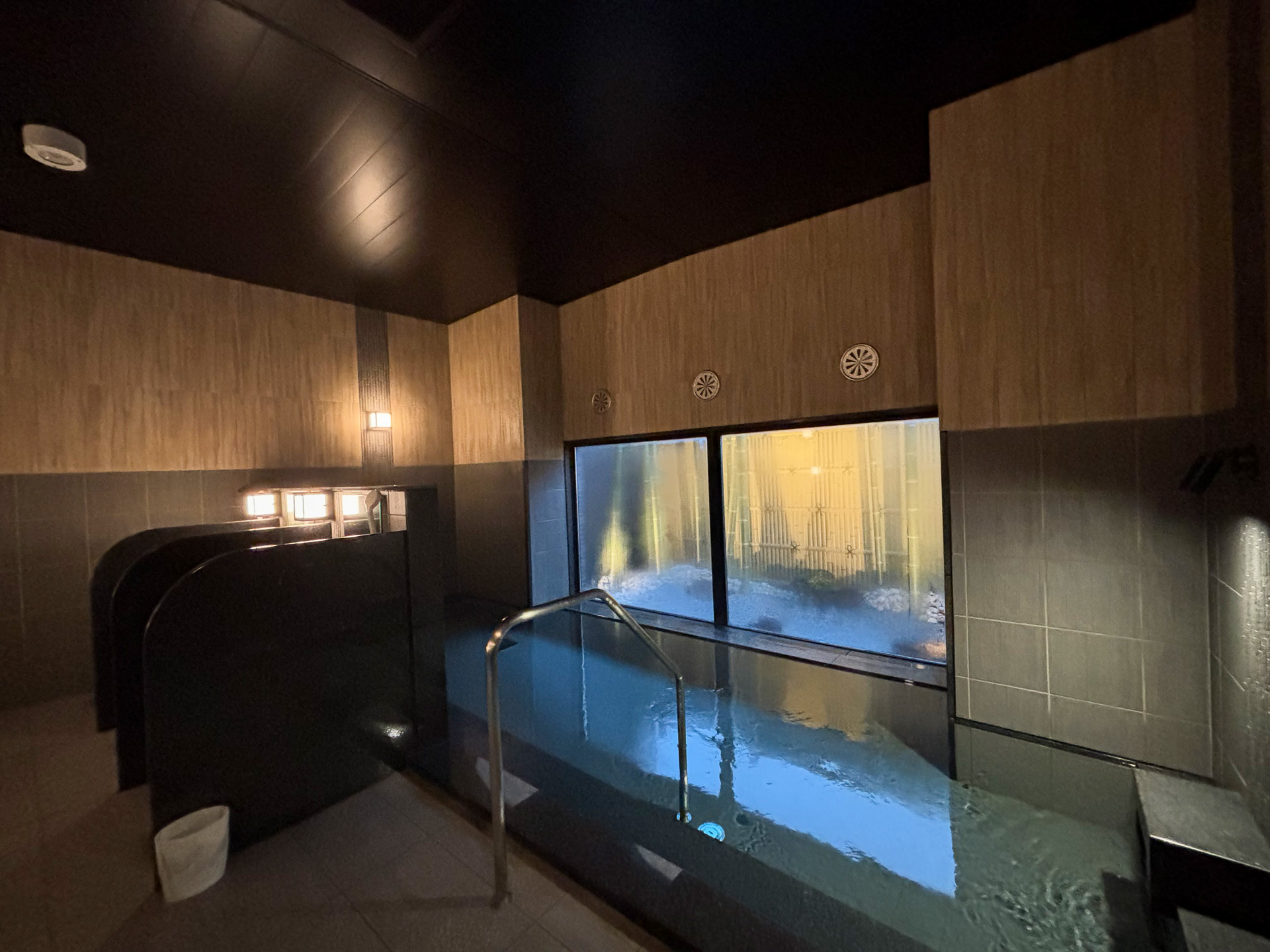 光明石人工温泉「旅人の湯」