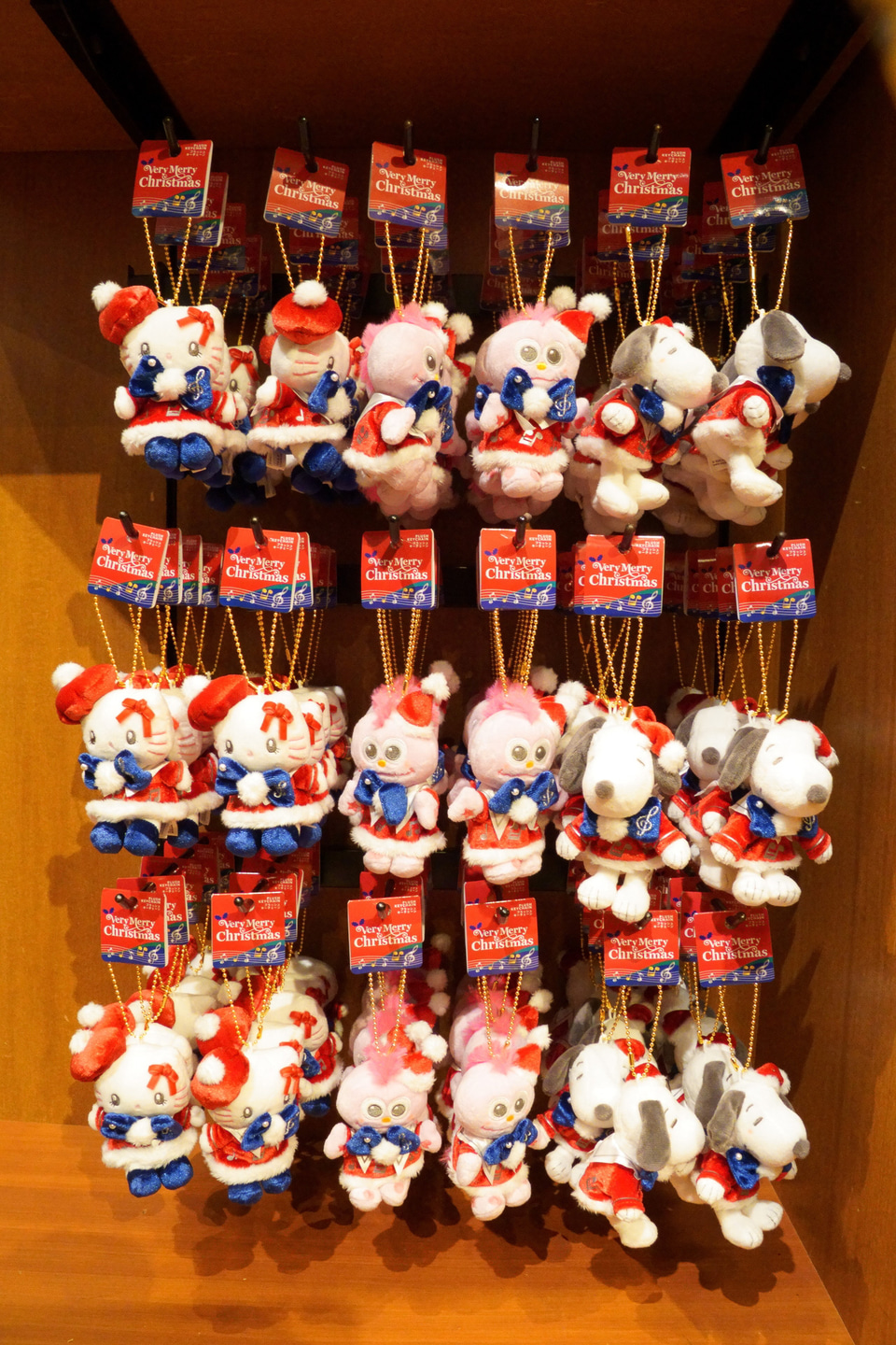 USJ、クリスマス限定グッズを撮り下ろしでお届け。ハローキティ