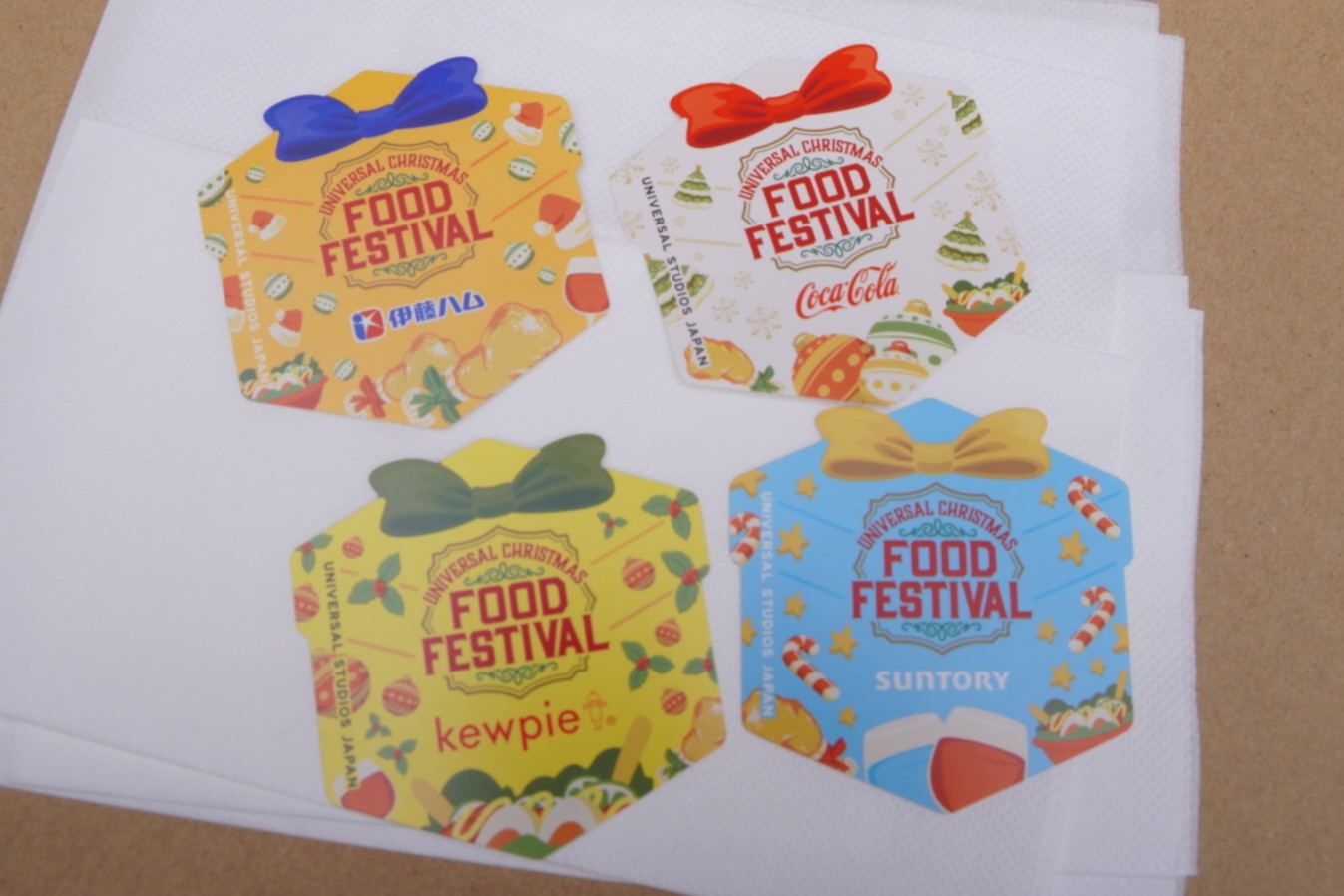 クリスマス限定メニューを注文した人にプレゼントするステッカー