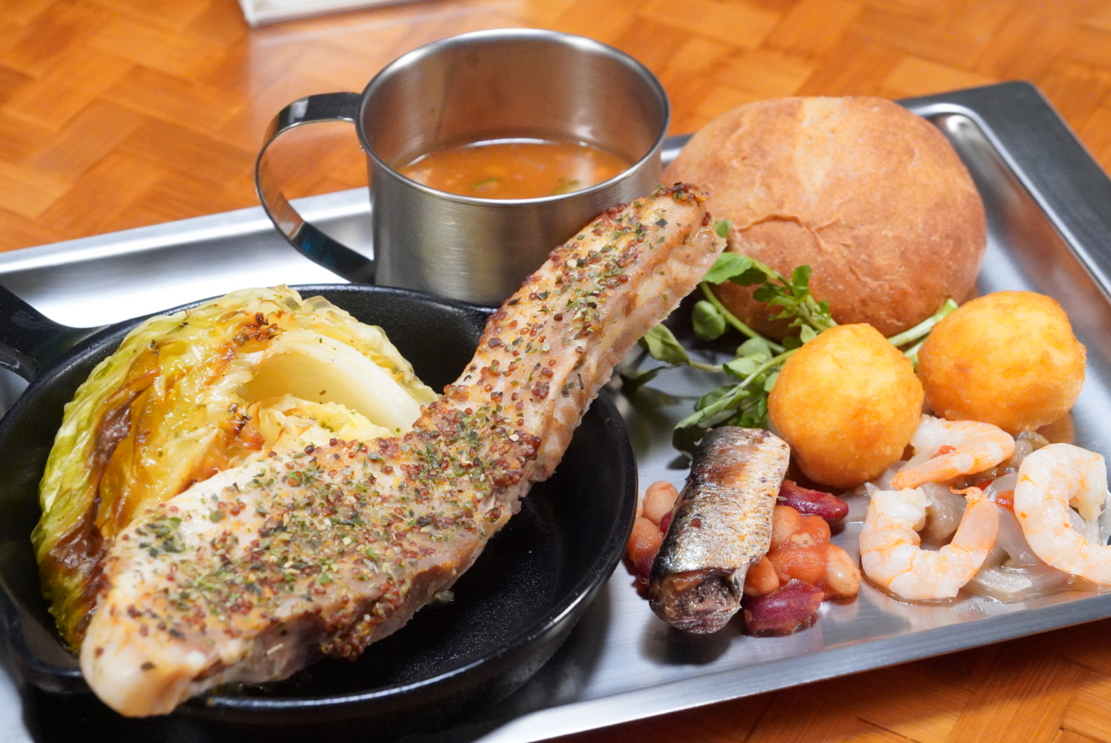 Campfire Cuisine: Pork, Wild Herbs, and Shirudo Garlic (2,800 yen)