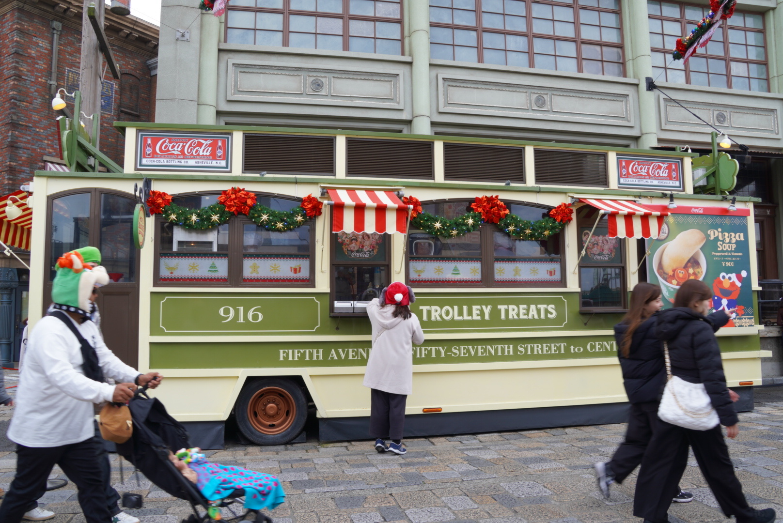 'Pizza Soup ~Pepperoni & Tomato~' (¥900)