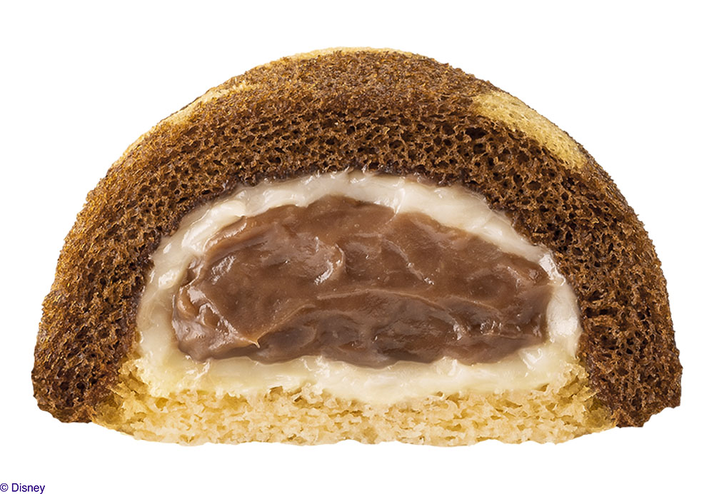 ケーキにはミッキーマウスなどのシルエットがデザイン