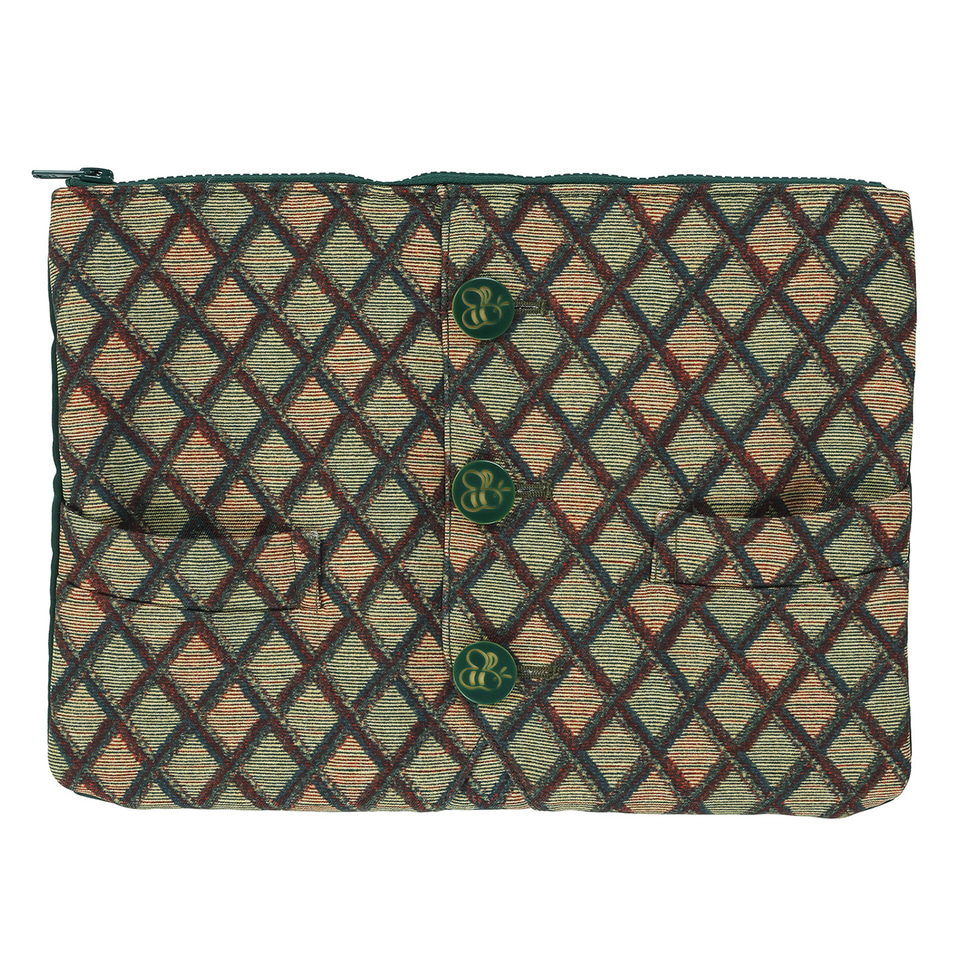 ビッグサンダー・マウンテンやプーさんコーナーなどキャストの衣装を再