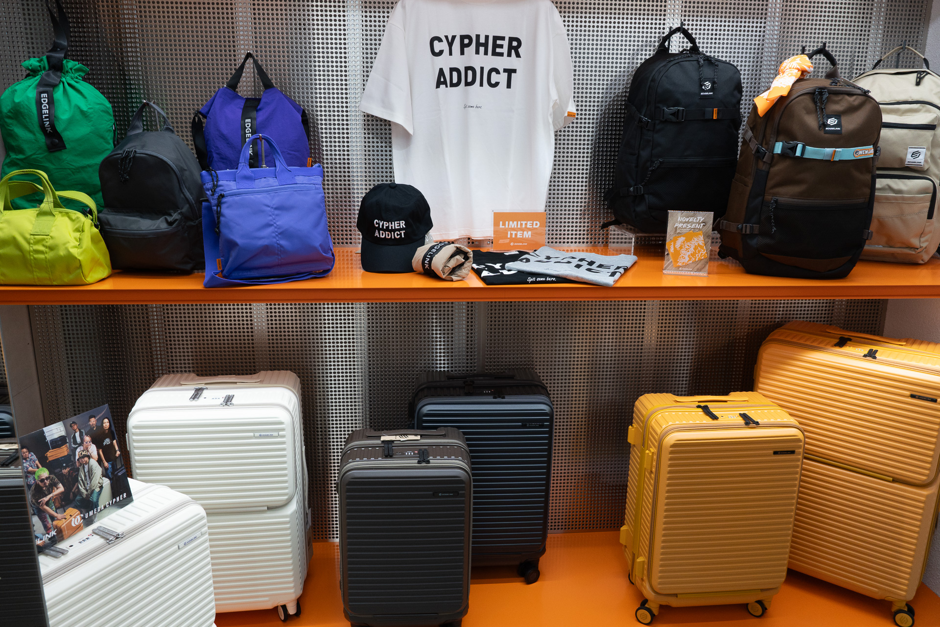 原宿という土地柄から、店内の一角にはEDGELINK（エッジリンク）のスペースを設けている