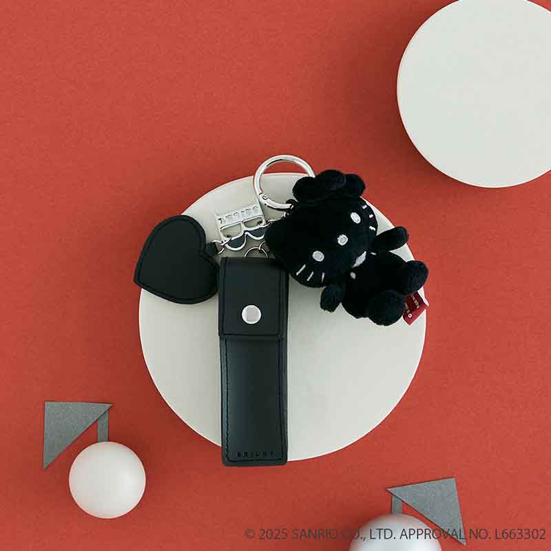 手持ちのバッグやポーチに取り付けてお気に入りリップを持ち歩ける