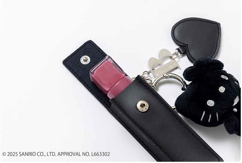 リップケースのサイズは約3×2.5×9cm（幅×奥行き×高さ）