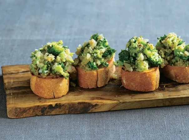 体を温めて巡りをよくする ワタナベマキさんの温活サラダ（ブロッコリーとアンチョビのサラダ）