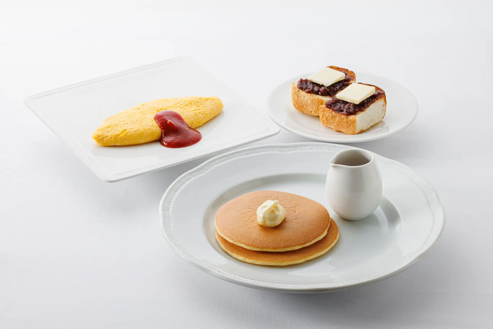 朝食のオーダーメニュー（オムレツ・小倉トースト・パンケーキ）