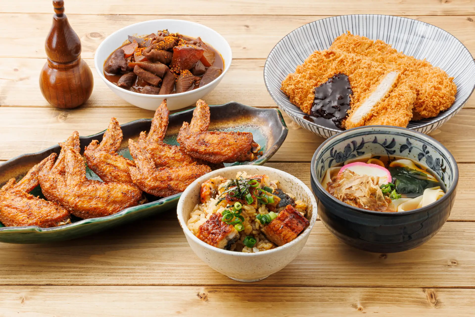 朝食のご当地限定メニュー（どて煮・手羽先唐揚げ・みそかつ・うなぎごはん・きしめん）