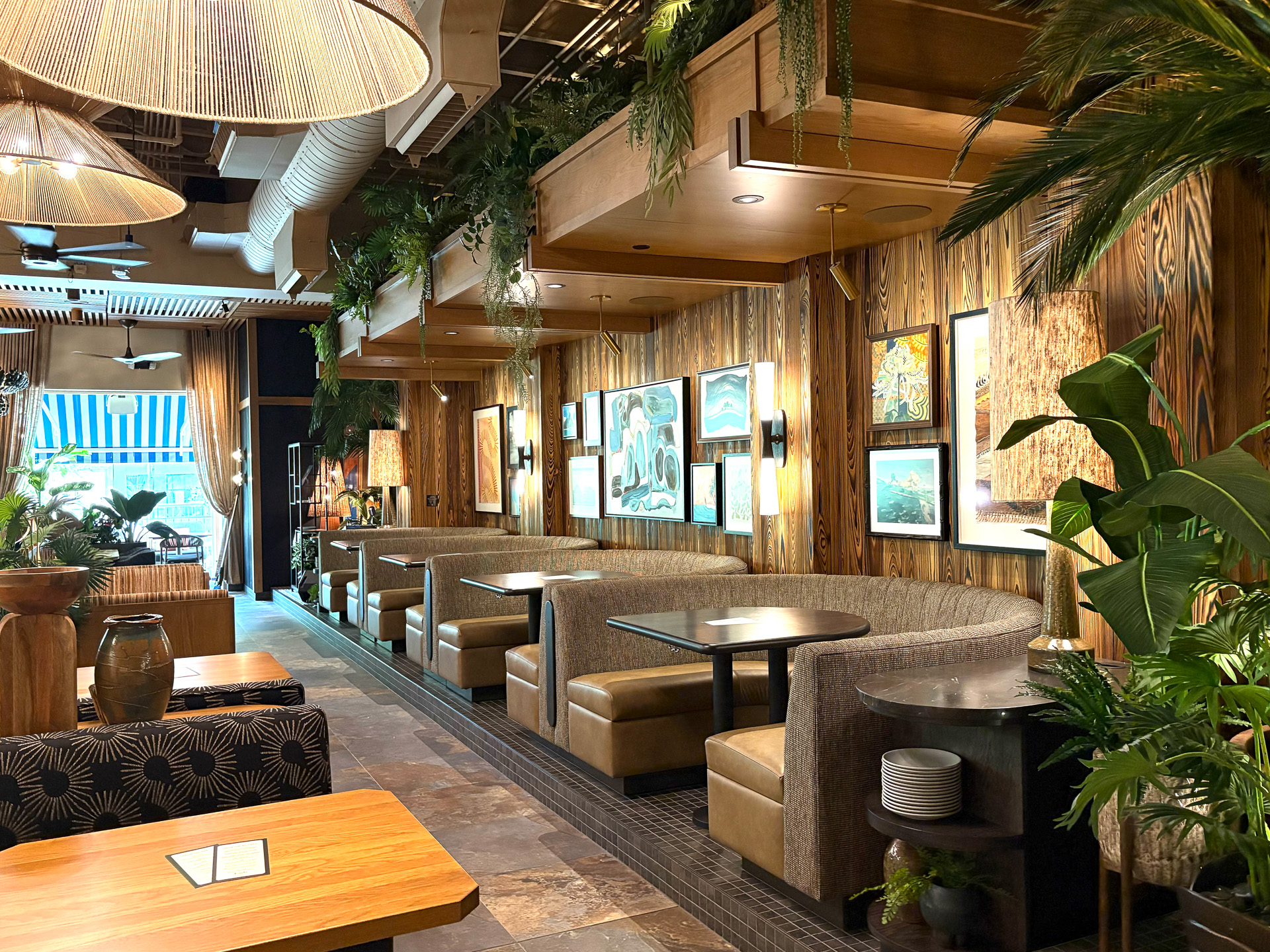 ゆったりくつろげるソファ席も豊富