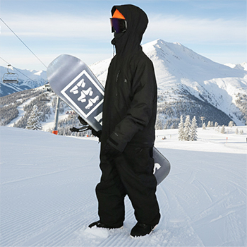 スノーウェアに求められる機能を兼ね揃えた多機能ウェア