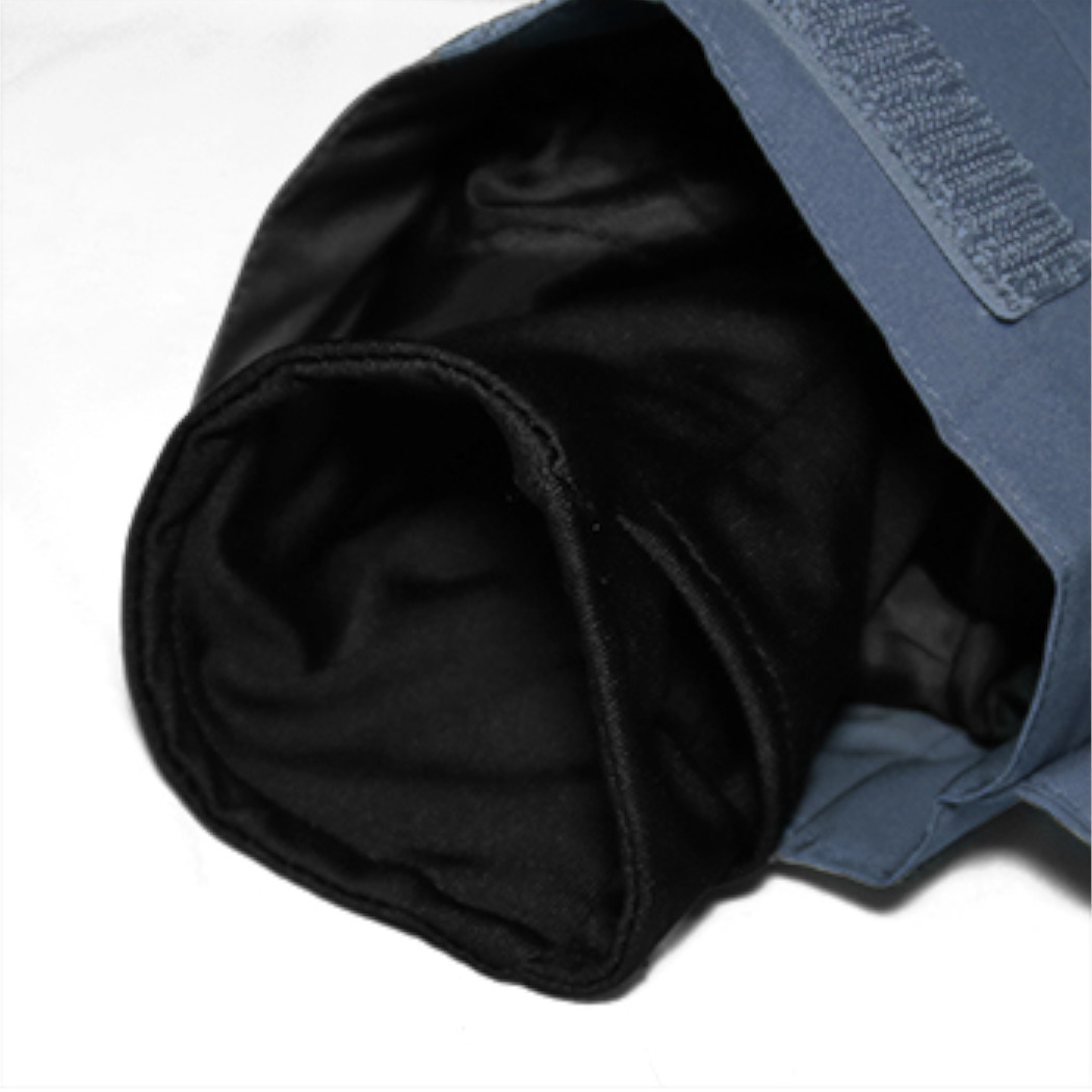 手の甲まで覆うことのできるリストガード付き