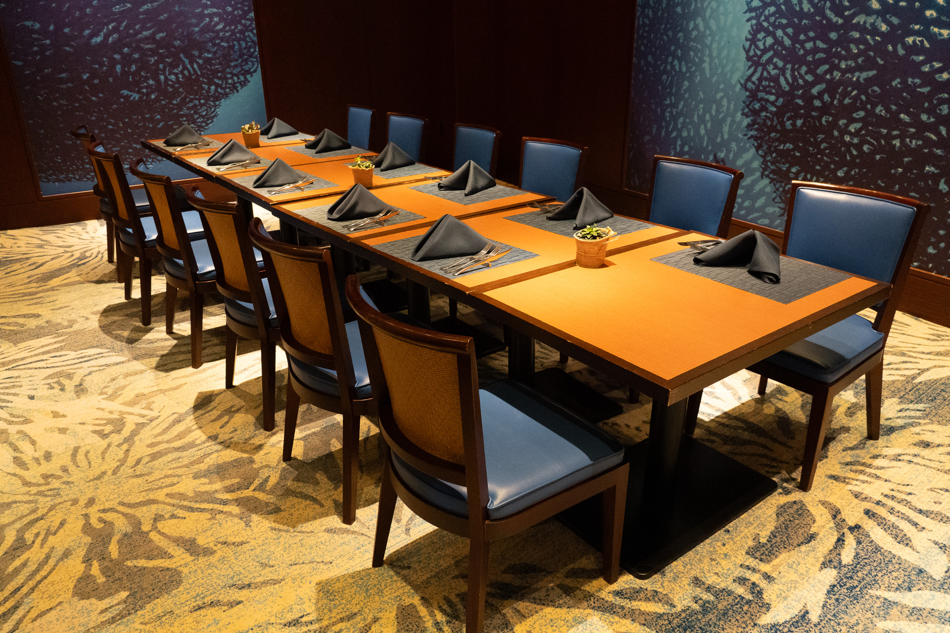 席間がゆったりしているビュッフェレストランの「カサ オセアノ」