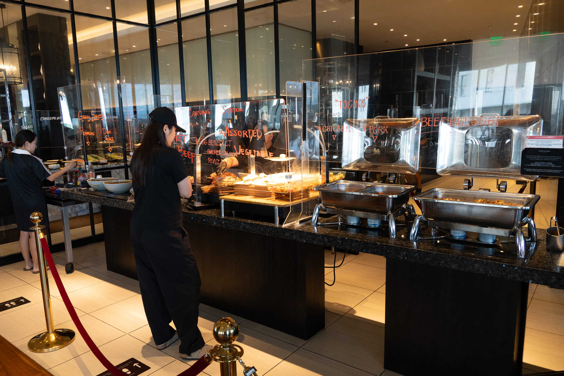 展開数の多いビュッフェ台で迷ってしまうのが逆にうれしい