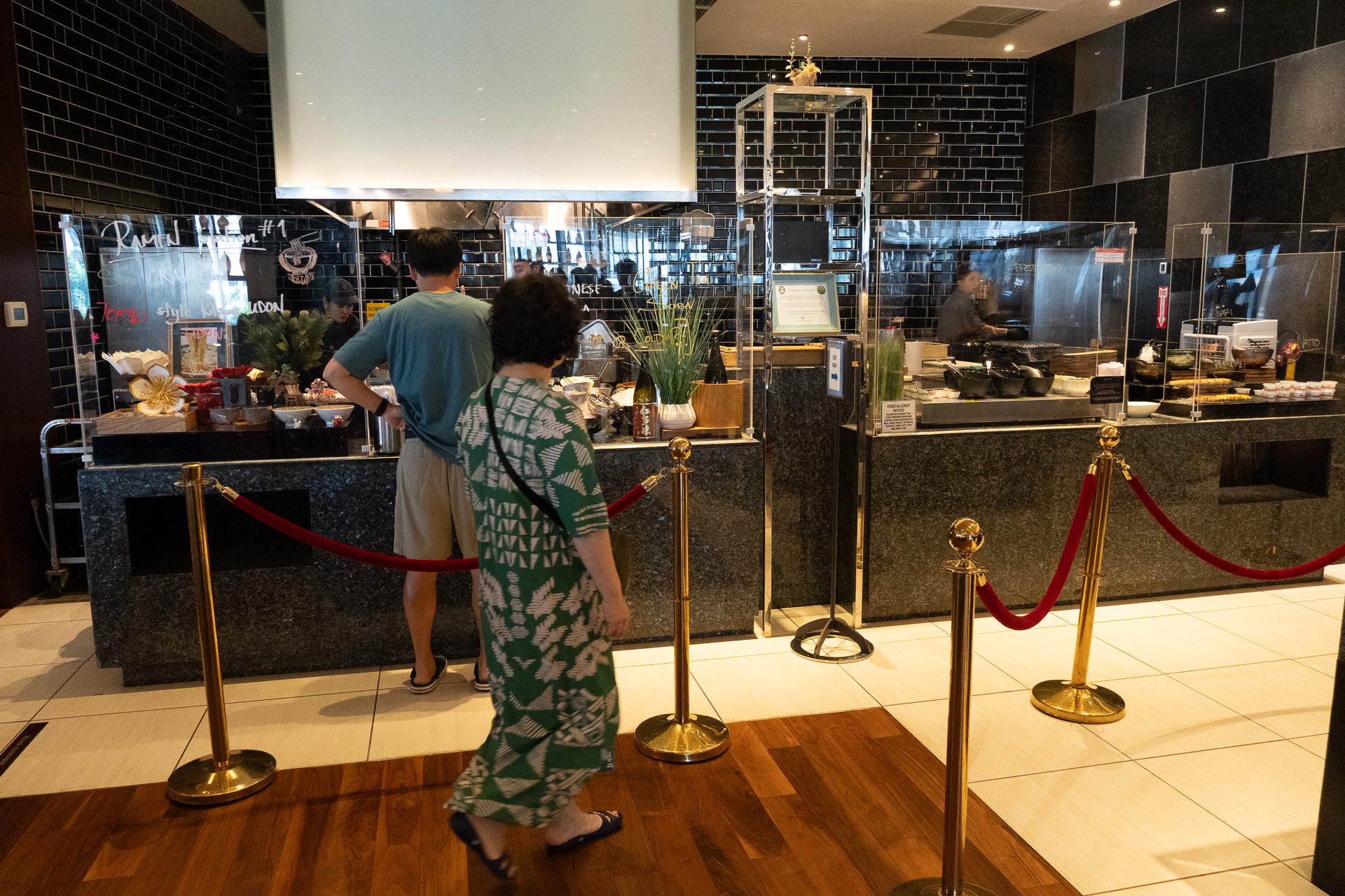 展開数の多いビュッフェ台で迷ってしまうのが逆にうれしい