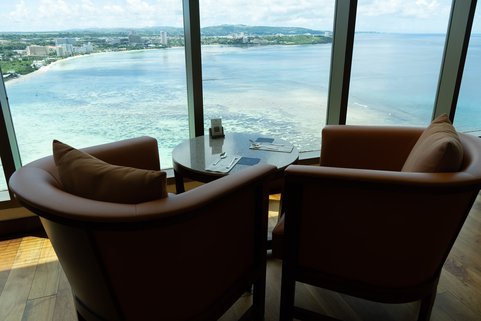 クラブルームとスイート宿泊者向けの「クラブラウンジ」