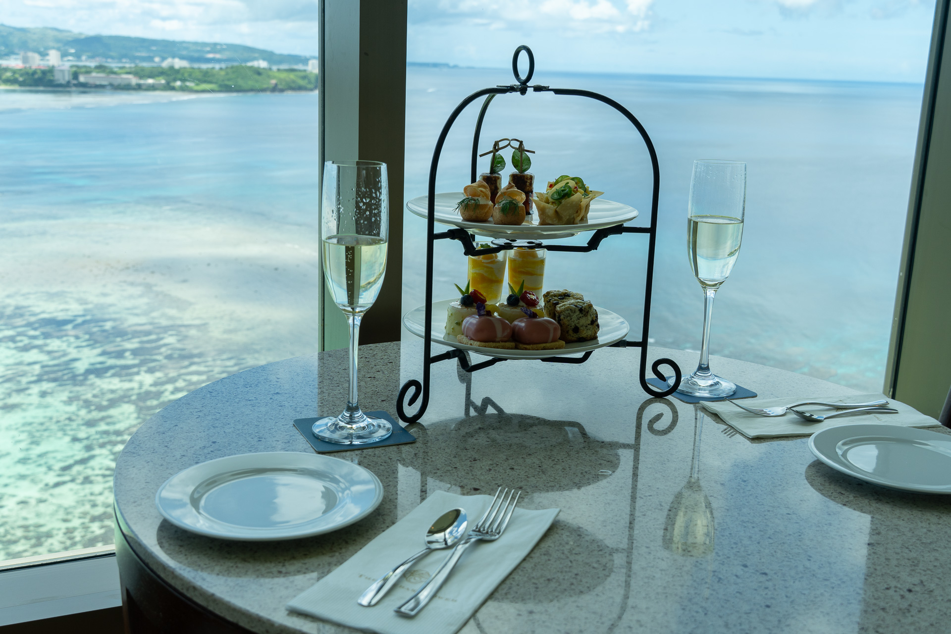 クラブルームとスイート宿泊者向けの「クラブラウンジ」