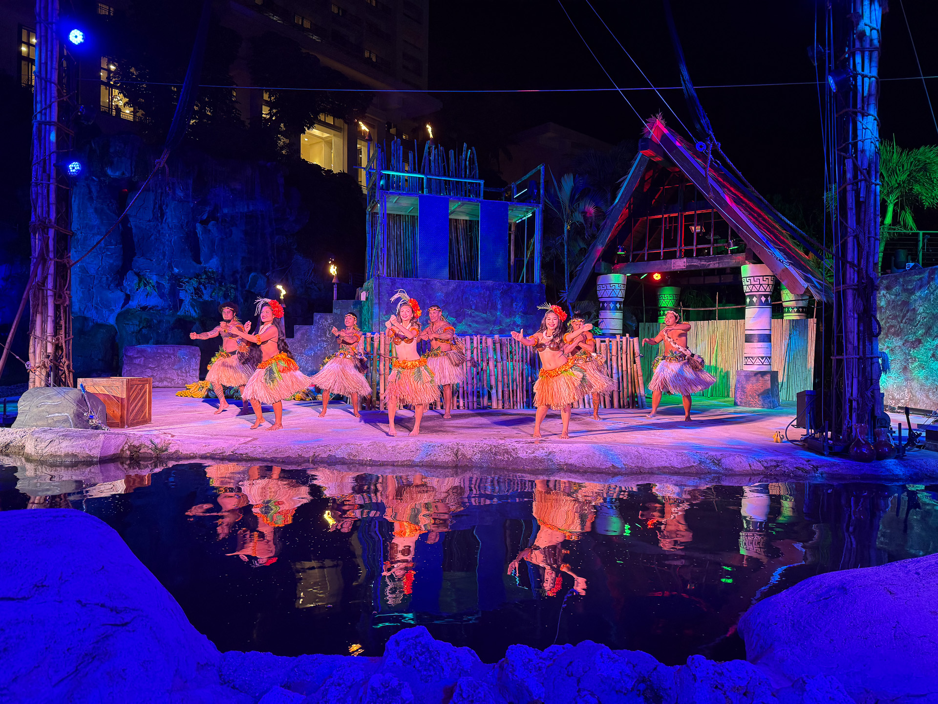 10月に始まったディナーショー「パイレーツ・オブ・パシフィック」